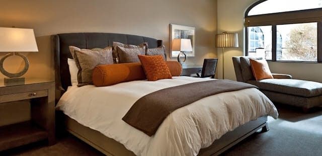Knob Hill Inn