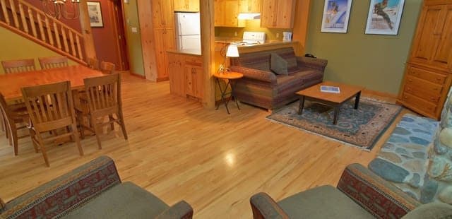 Polar Peak Lodge