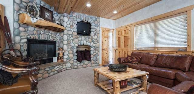 Timber Wolf Lodge