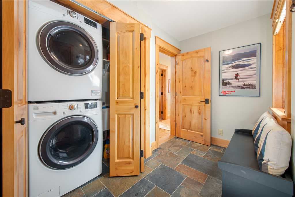 Mud Room with Laundry