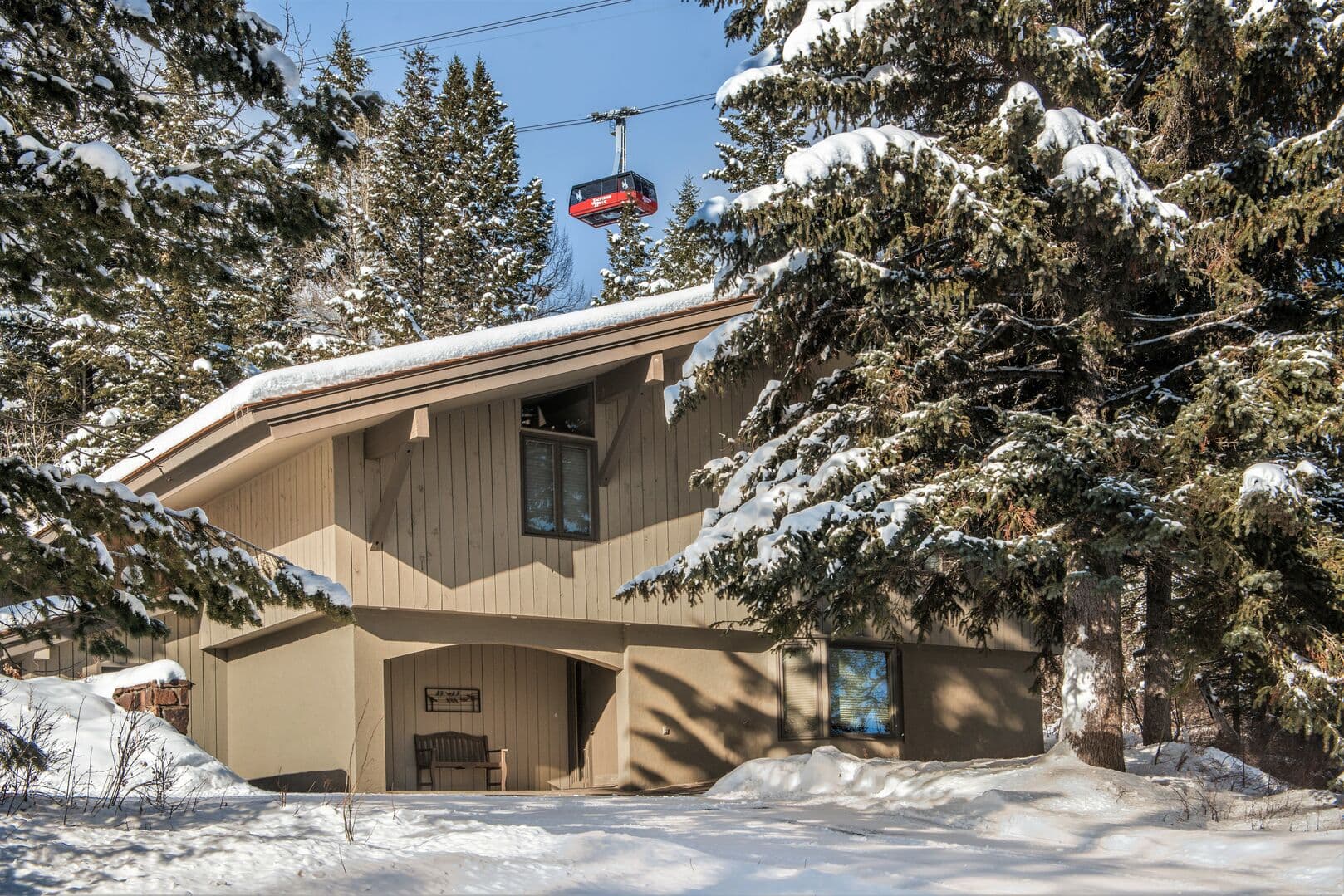 Elkhorn Lodge Winter Exterior