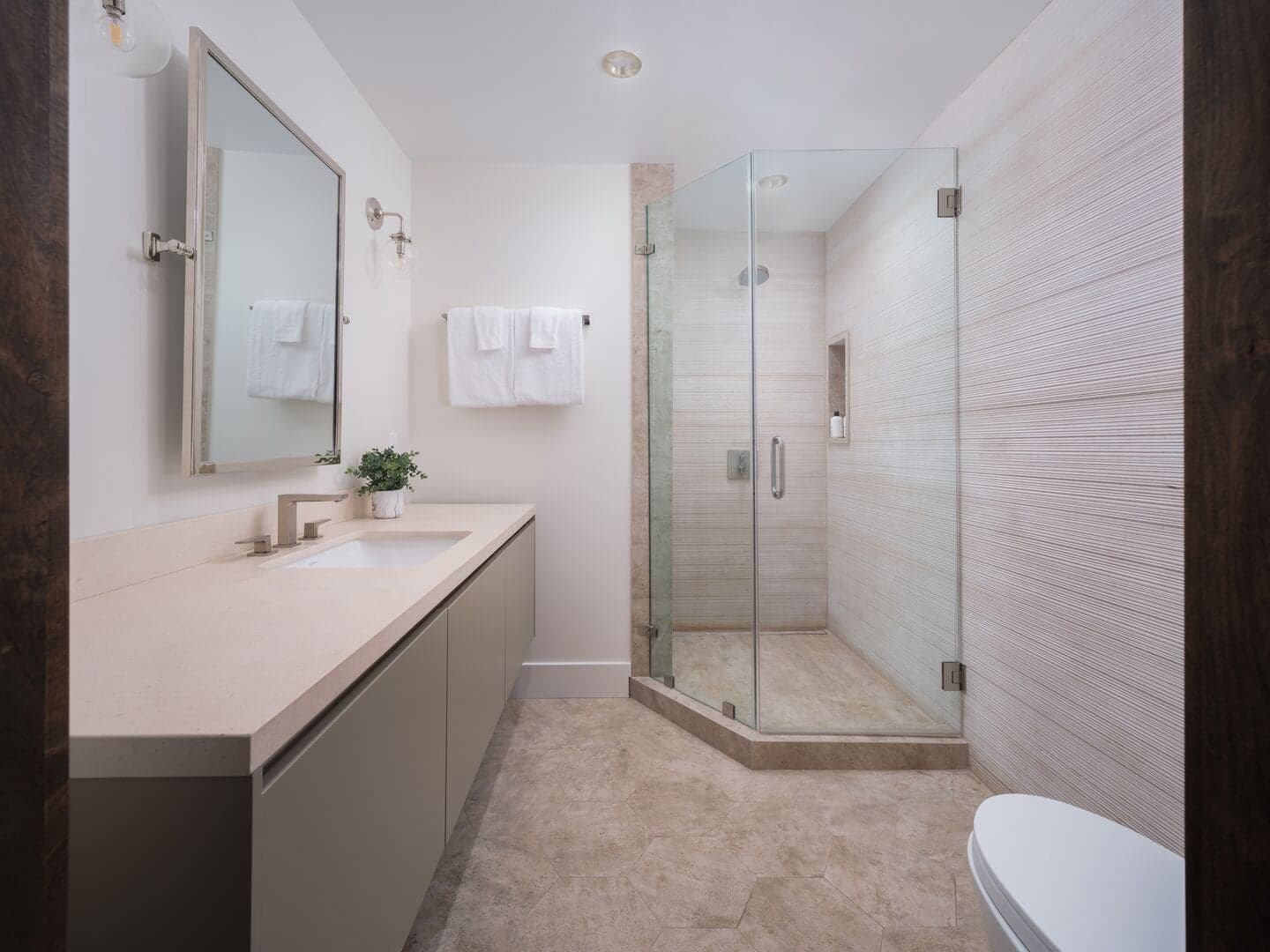 Downstairs King Bedroom 1 Ensuite