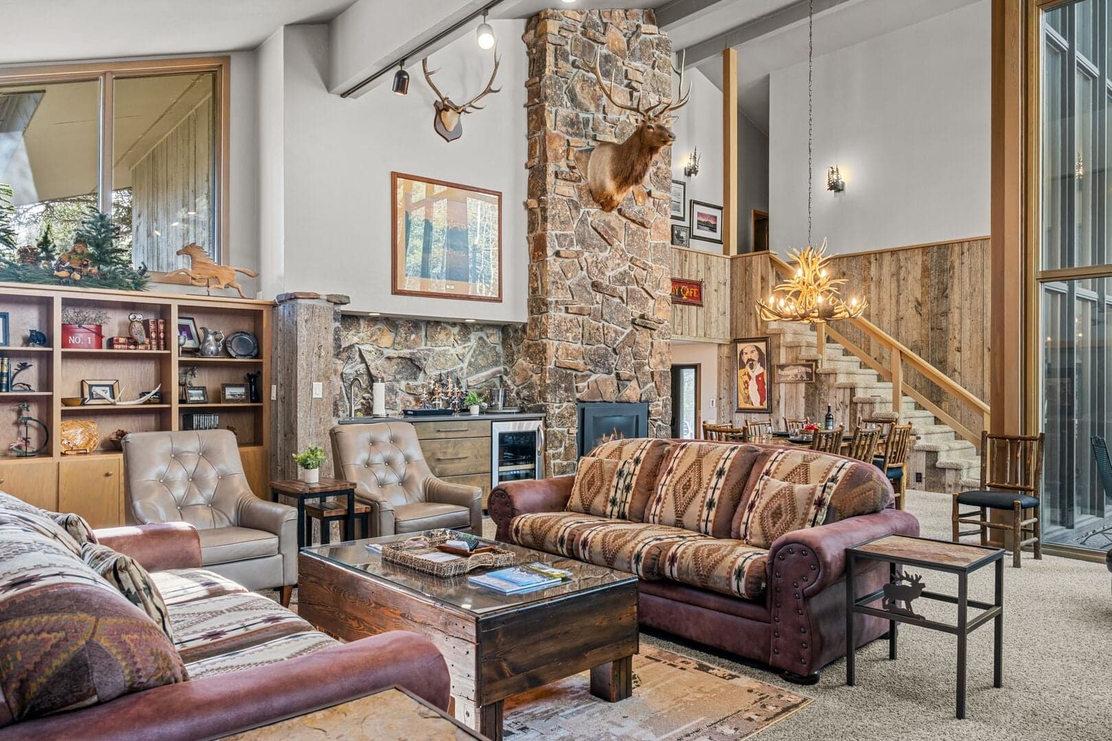 Living Room With Gas Fireplace