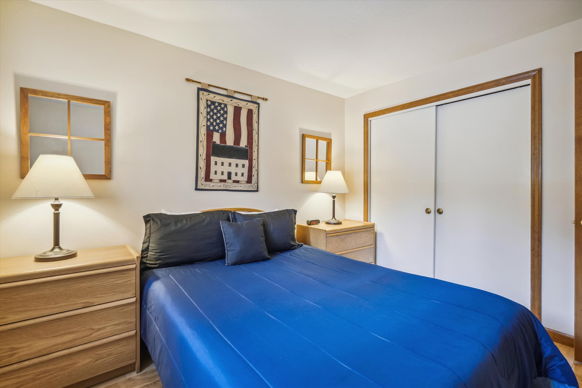 Queen bedroom with plenty of storage for your belongings