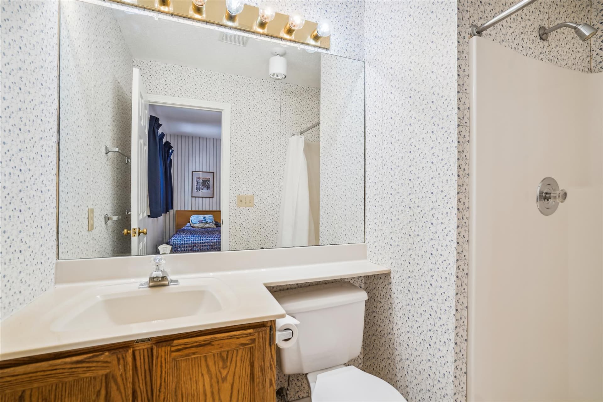 Full bathroom