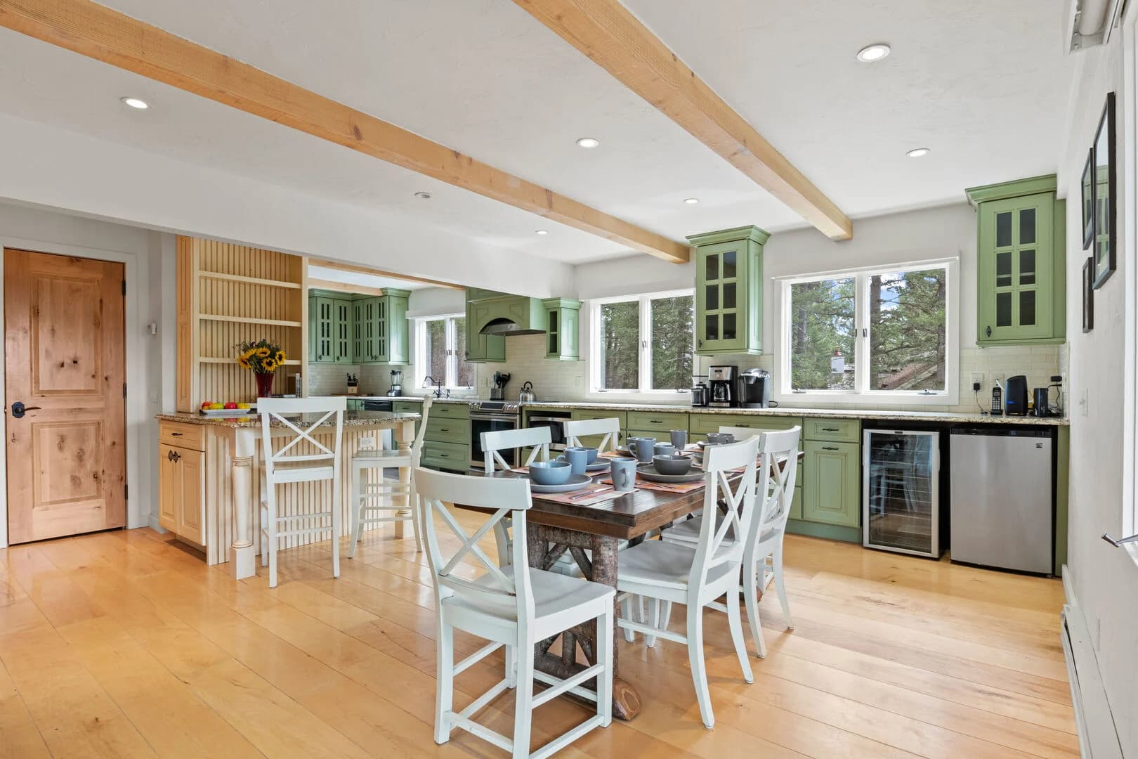 Kitchen and Breakfast Table