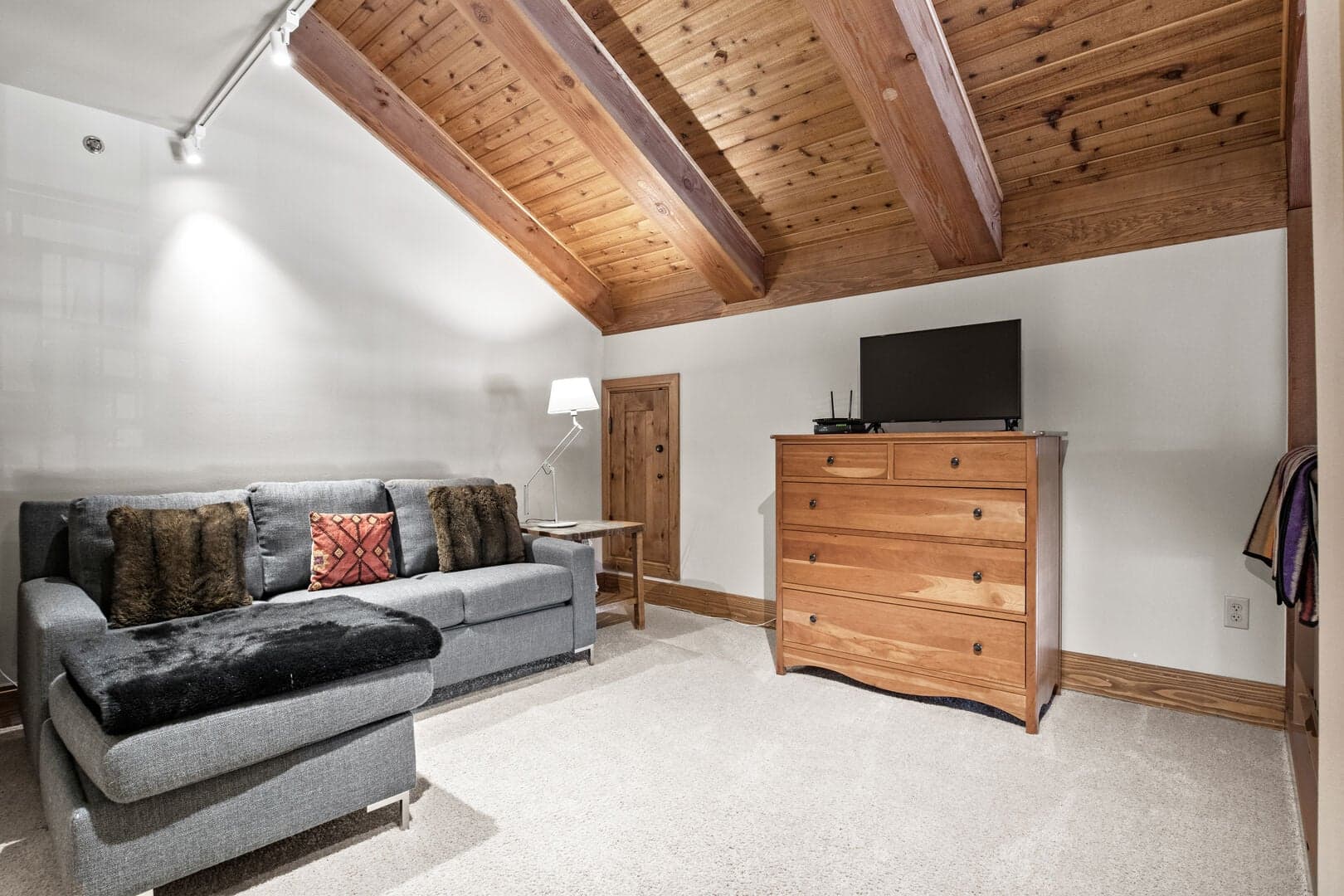 Loft w/ Queen Sofa Sleeper and TV