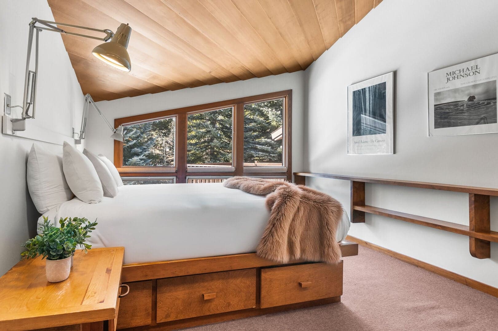 Upstairs Queen Bedroom 2