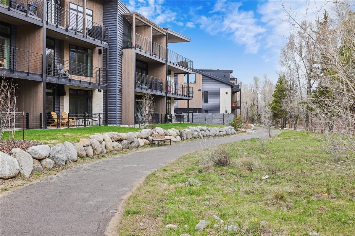 Exterior - River West 522 - Silverthorne Vacation Rental