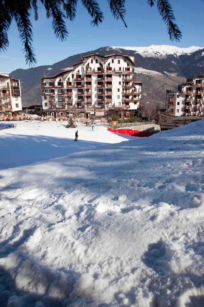 Snow and Ski Sports