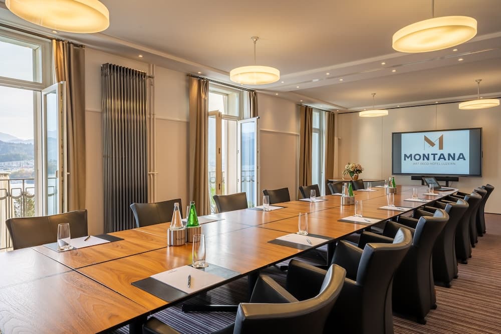 Meeting facility