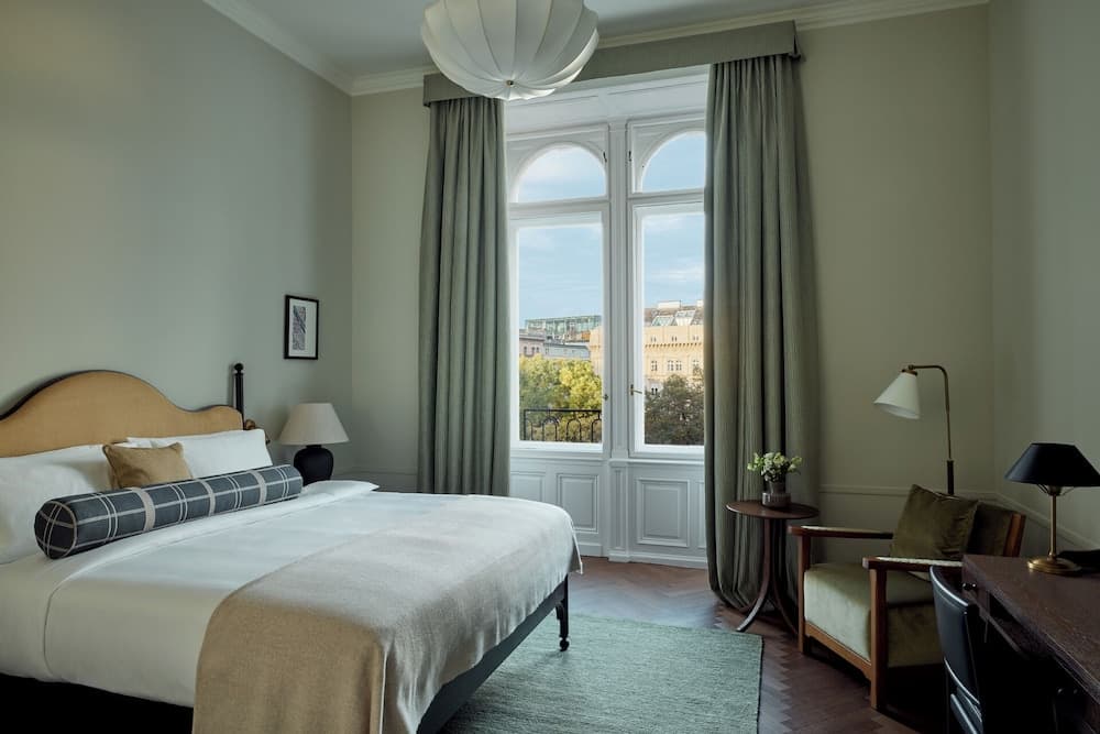 Primary image