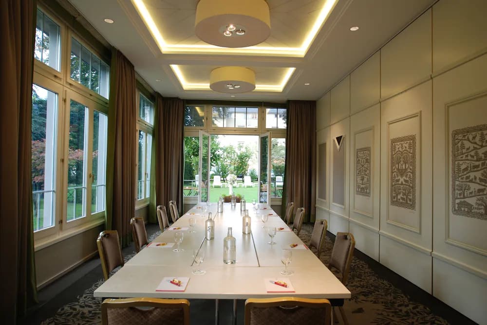 Meeting facility