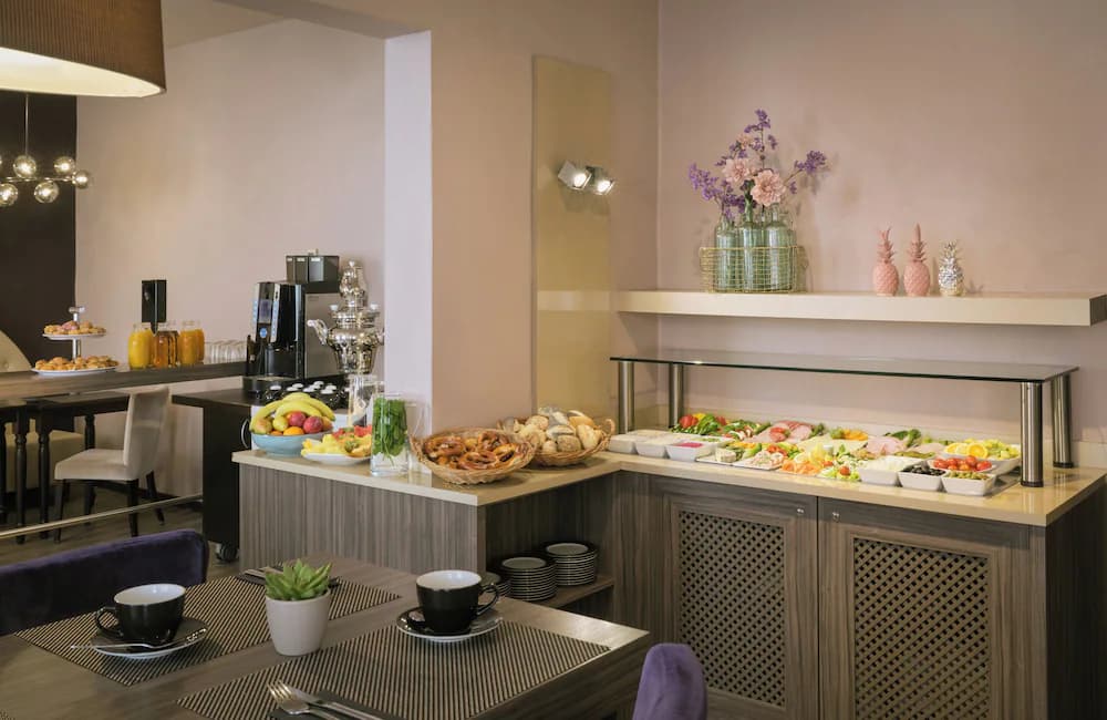 Breakfast buffet