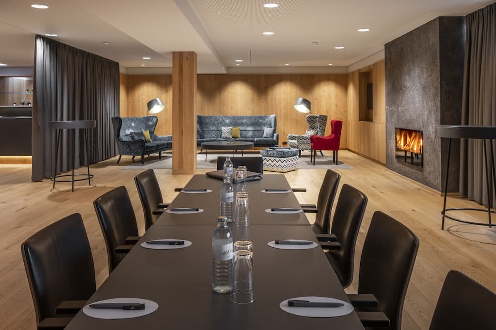 Meeting facility