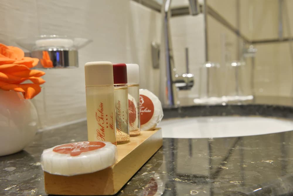 Bathroom amenities