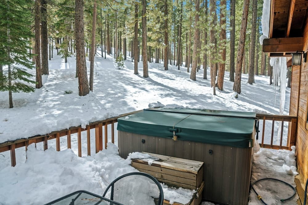 Private spa tub