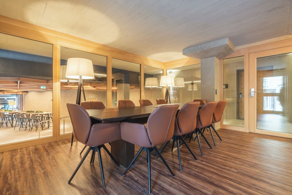 Meeting facility