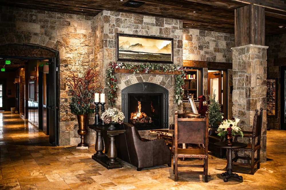 Lobby lounge