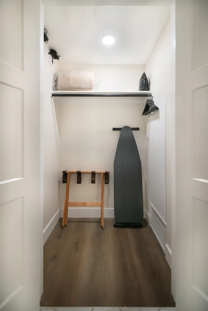 Iron/ironing board