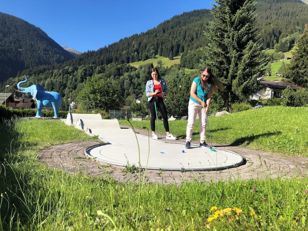 Mini-golf