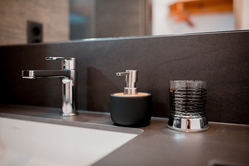 Bathroom sink