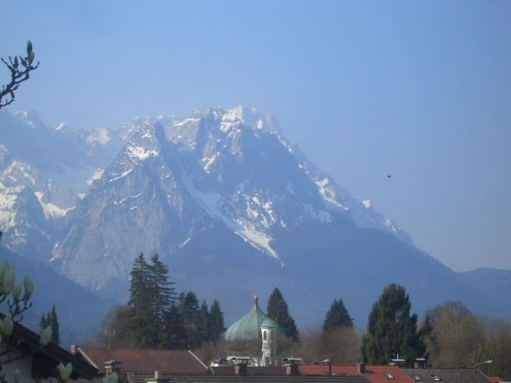 Primary image