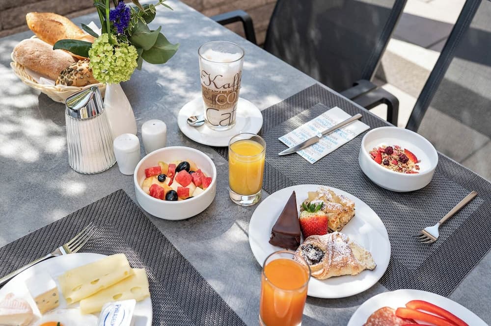Breakfast meal