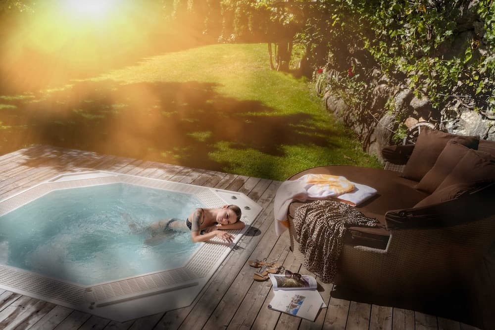 Exercise/lap pool