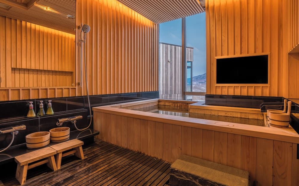 Private spa tub