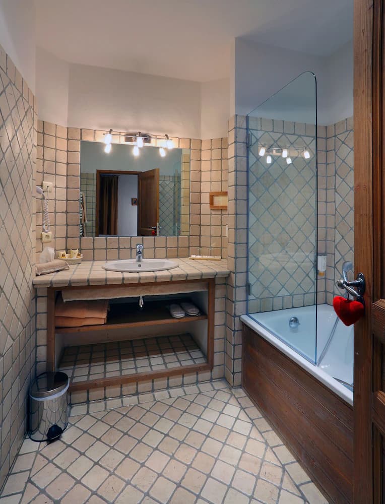 Bathroom shower