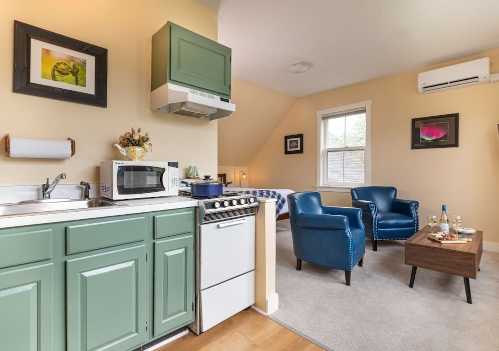 Private kitchenette