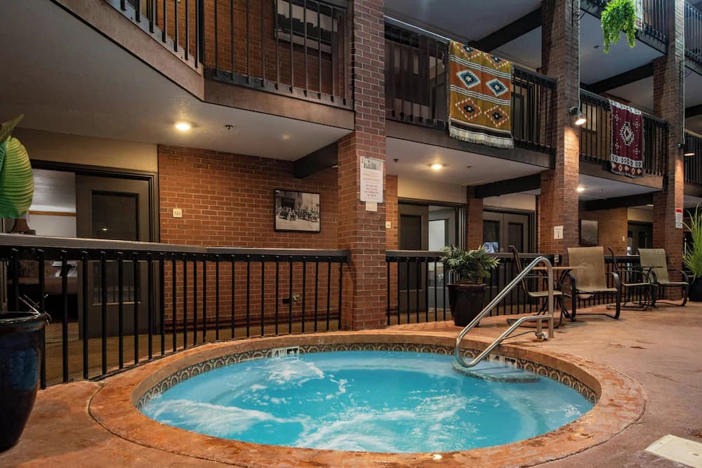 Indoor spa tub