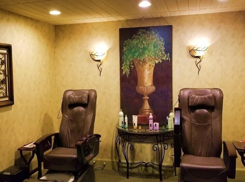 Nail salon