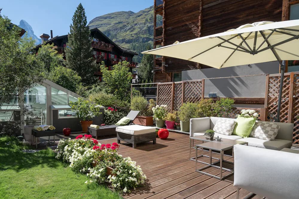 Sundeck