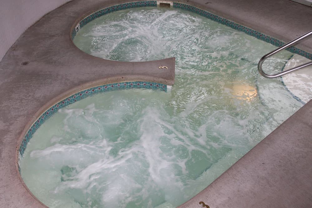 Indoor spa tub