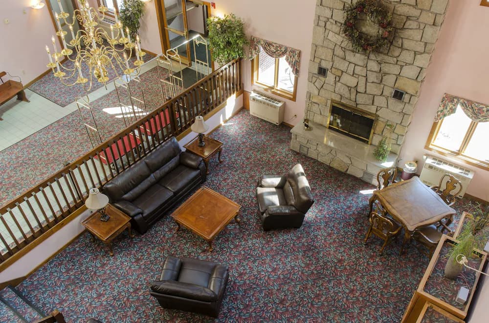 Lobby lounge
