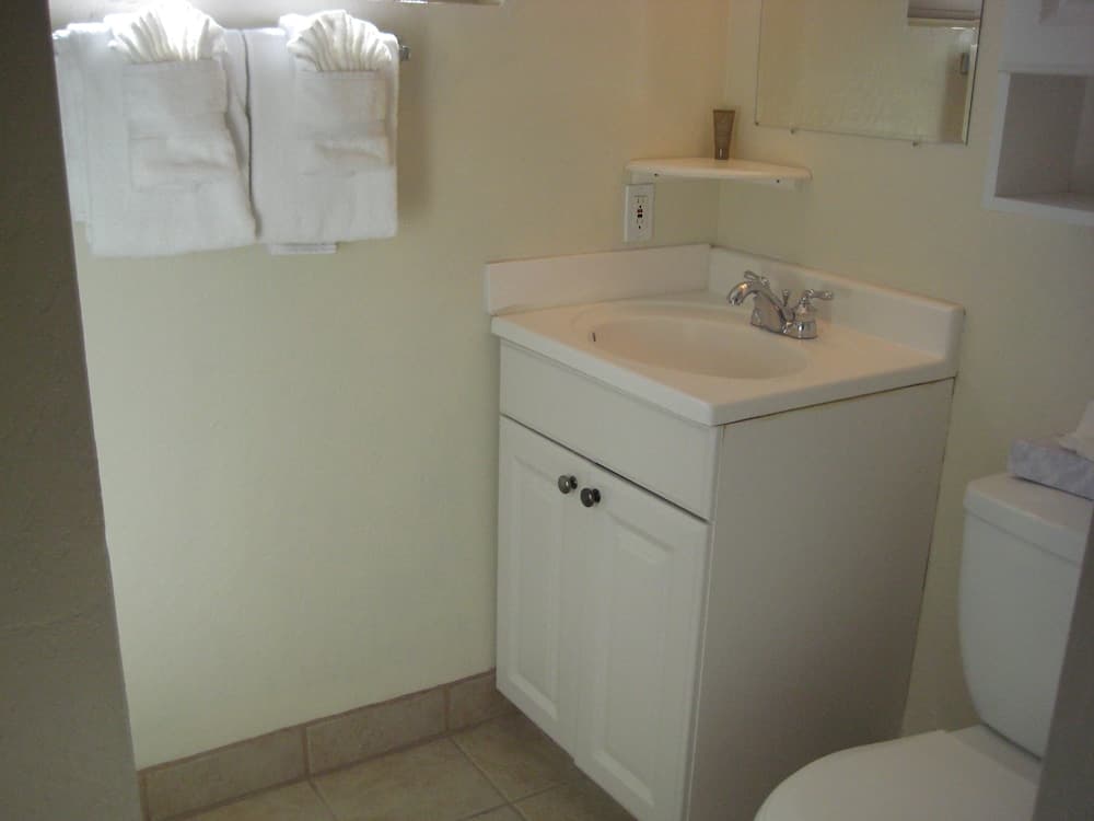 Bathroom sink
