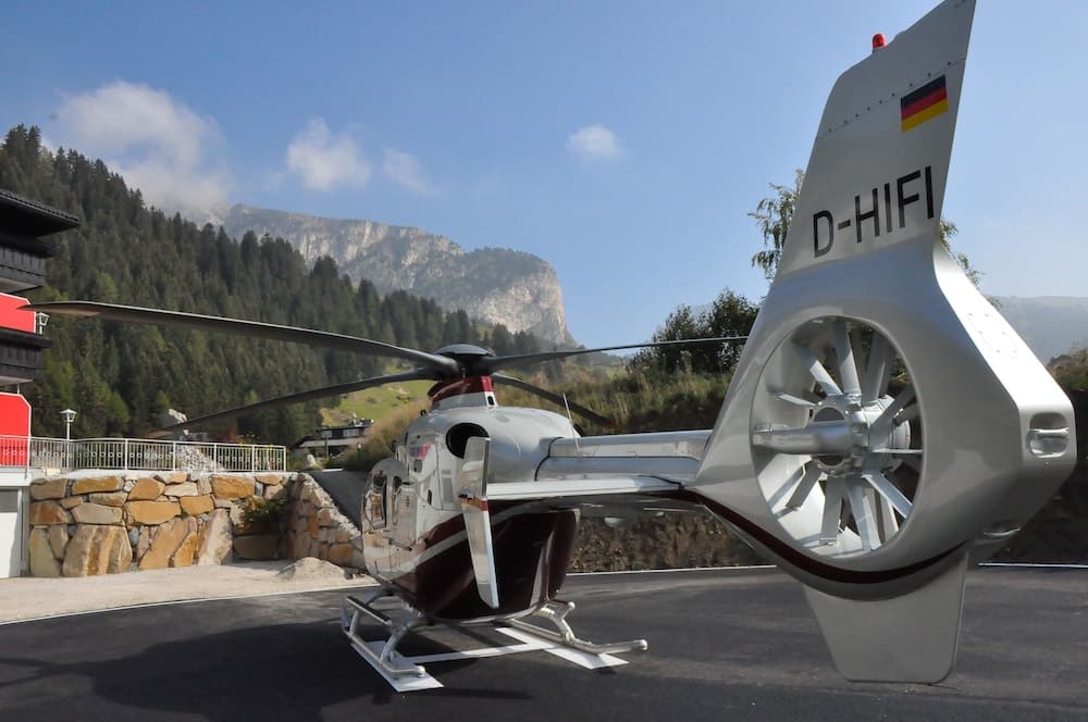 Helicopter/plane tours