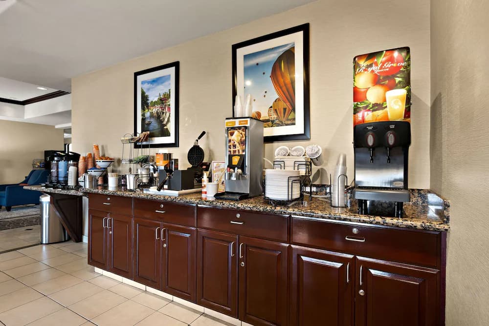 Breakfast area