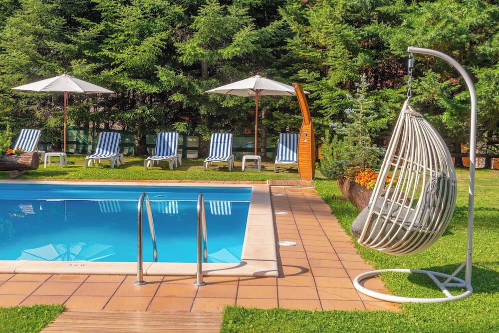Private pool