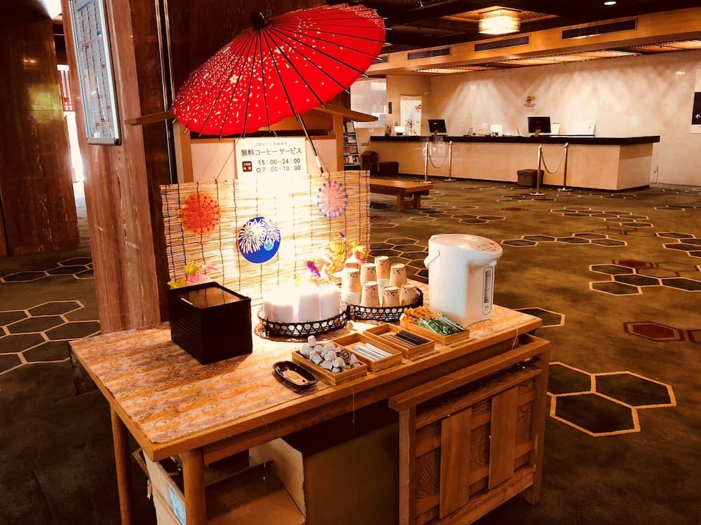 Lobby lounge