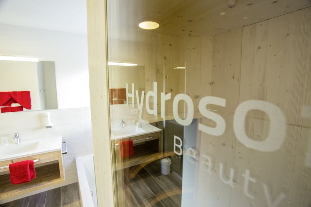 Bathroom amenities