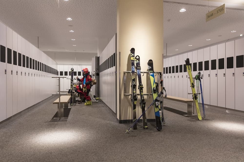 Snow and ski sports
