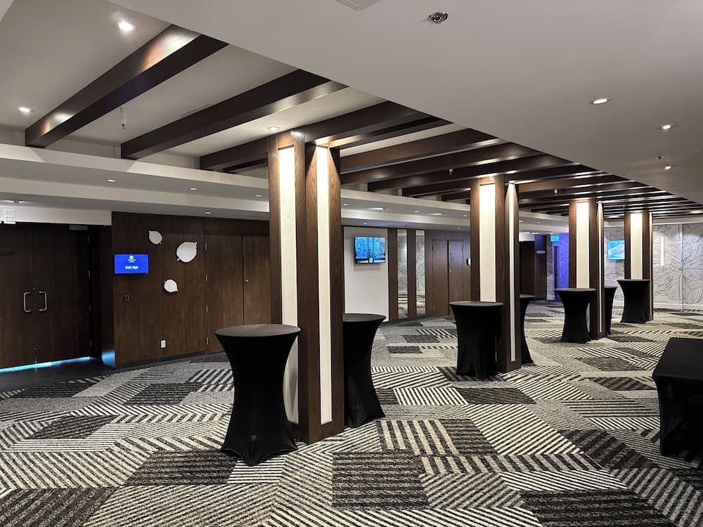 Banquet hall