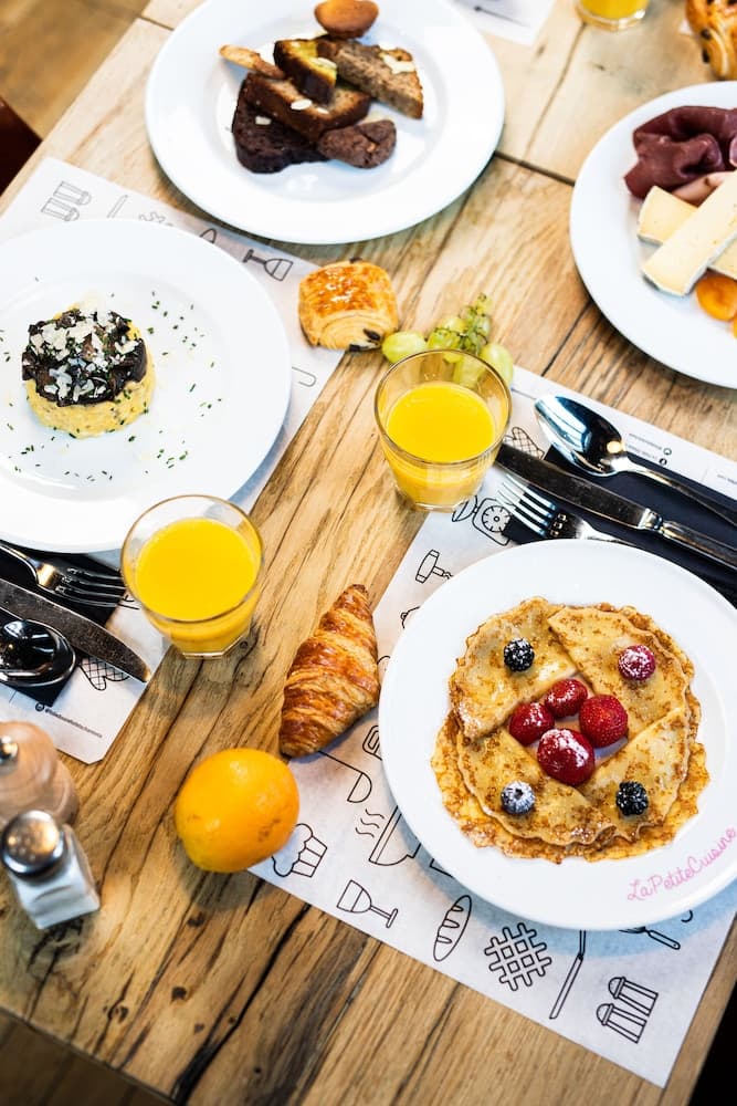 Breakfast buffet