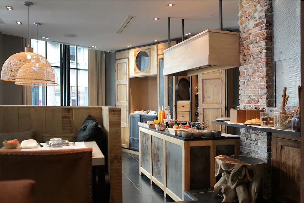 Breakfast area