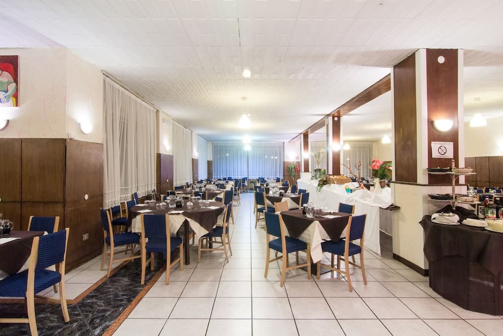Food court