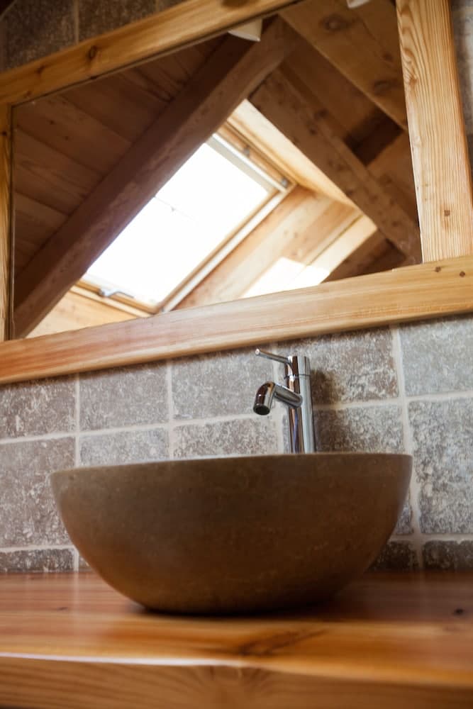 Bathroom sink