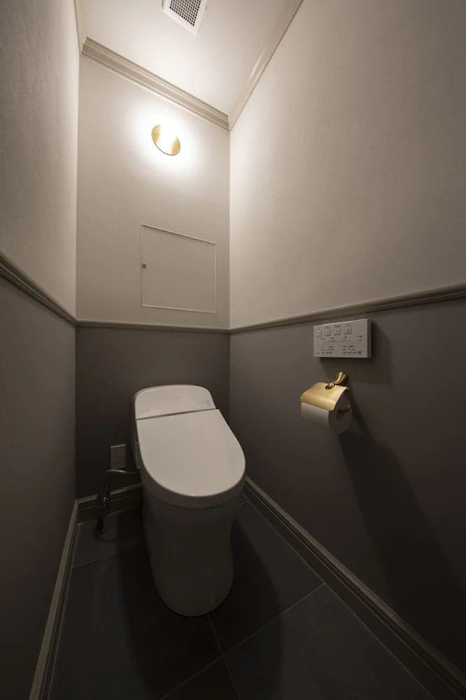 Bathroom amenities
